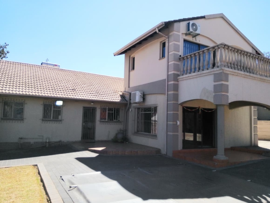 4 Bedroom Property for Sale in Brackendowns Gauteng