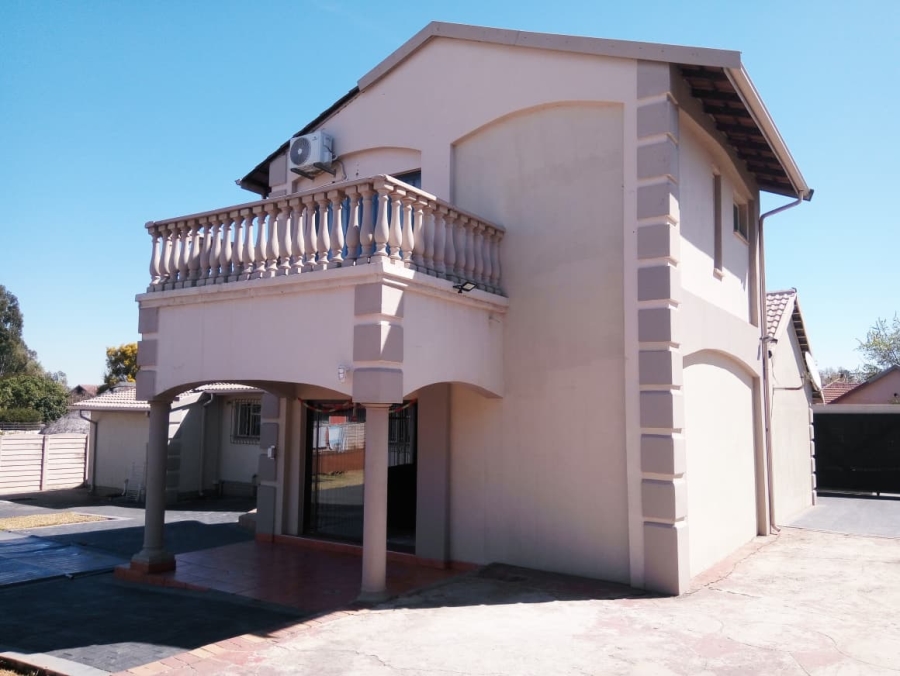 4 Bedroom Property for Sale in Brackendowns Gauteng