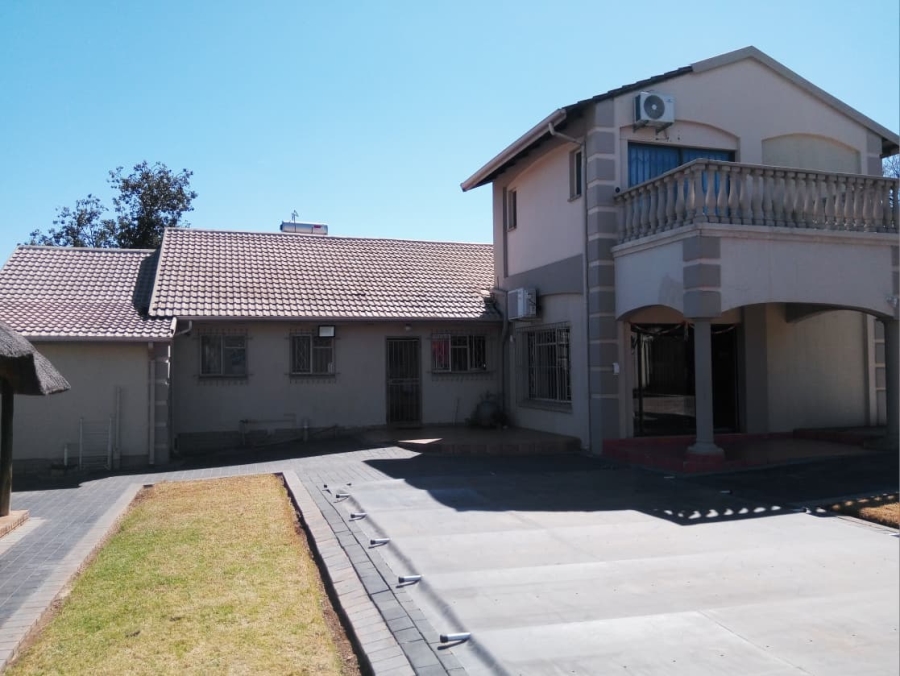 4 Bedroom Property for Sale in Brackendowns Gauteng