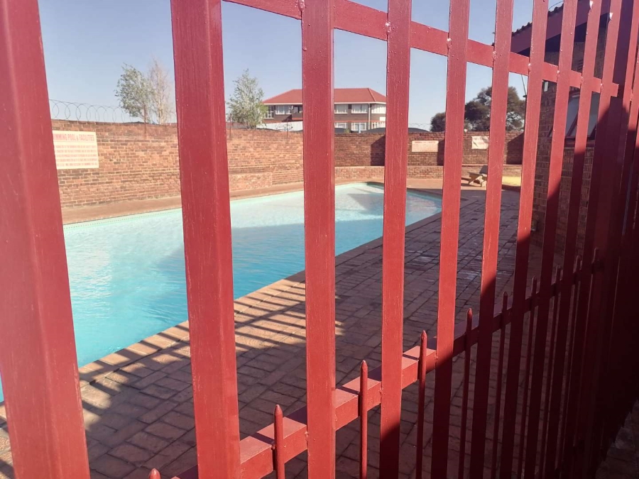 2 Bedroom Property for Sale in The Hill Gauteng