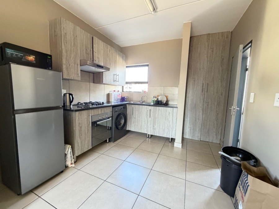 1 Bedroom Property for Sale in Glen Austin AH Gauteng