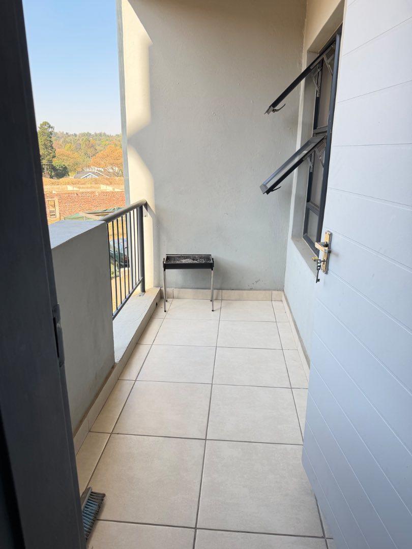 1 Bedroom Property for Sale in Glen Austin AH Gauteng