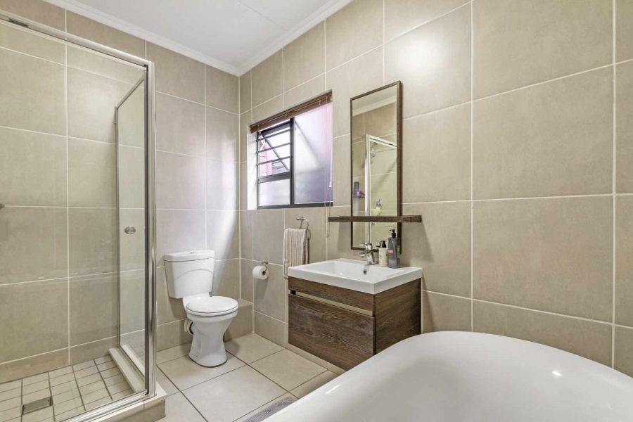 3 Bedroom Property for Sale in Olivedale Gauteng