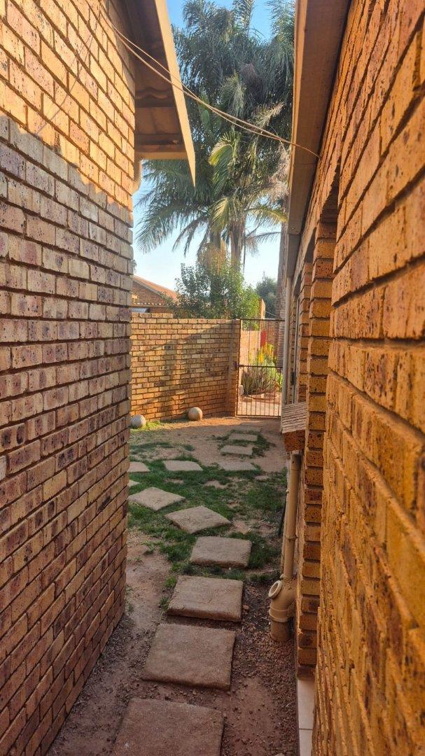 3 Bedroom Property for Sale in Terenure Gauteng