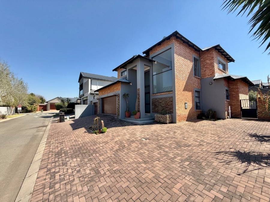 4 Bedroom Property for Sale in Alberante Gauteng