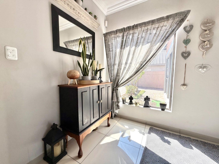 4 Bedroom Property for Sale in Alberante Gauteng
