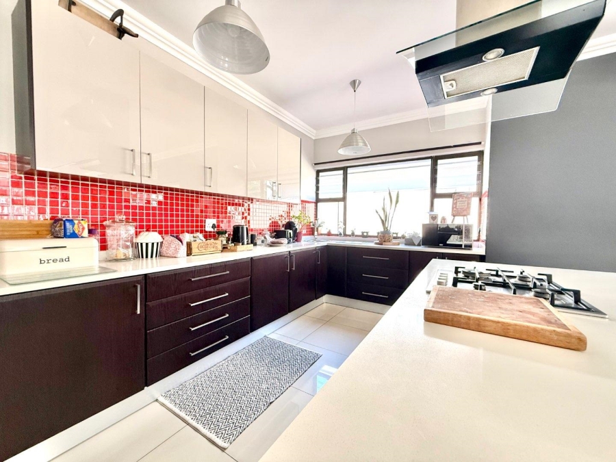 4 Bedroom Property for Sale in Alberante Gauteng