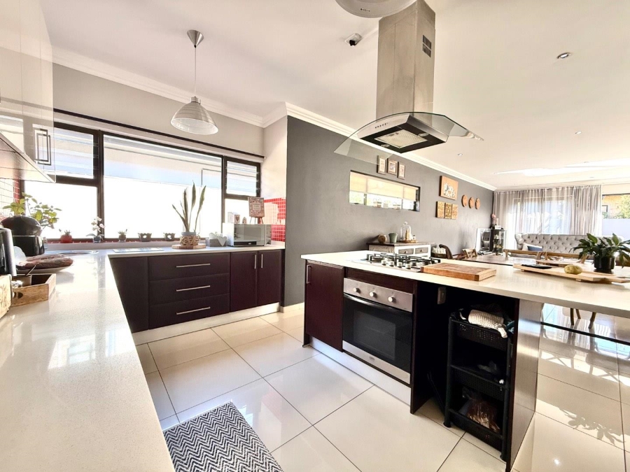 4 Bedroom Property for Sale in Alberante Gauteng