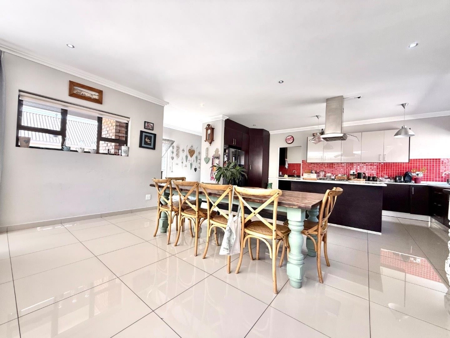 4 Bedroom Property for Sale in Alberante Gauteng