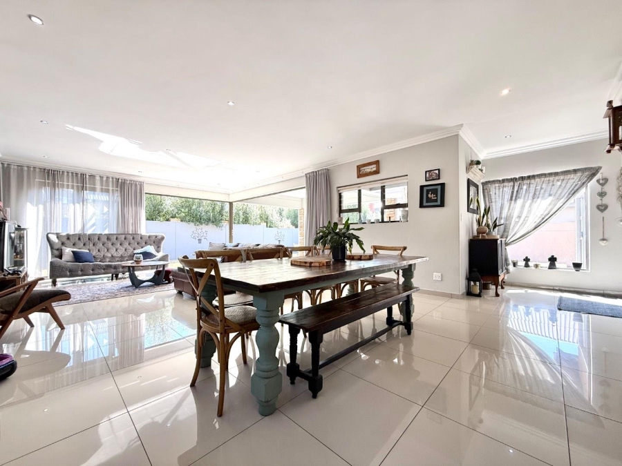 4 Bedroom Property for Sale in Alberante Gauteng