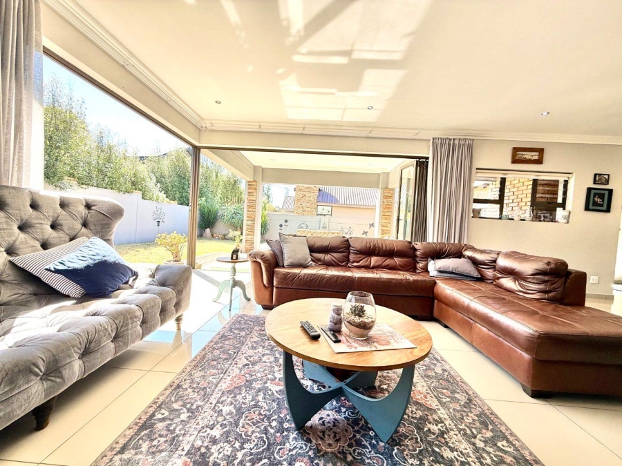 4 Bedroom Property for Sale in Alberante Gauteng