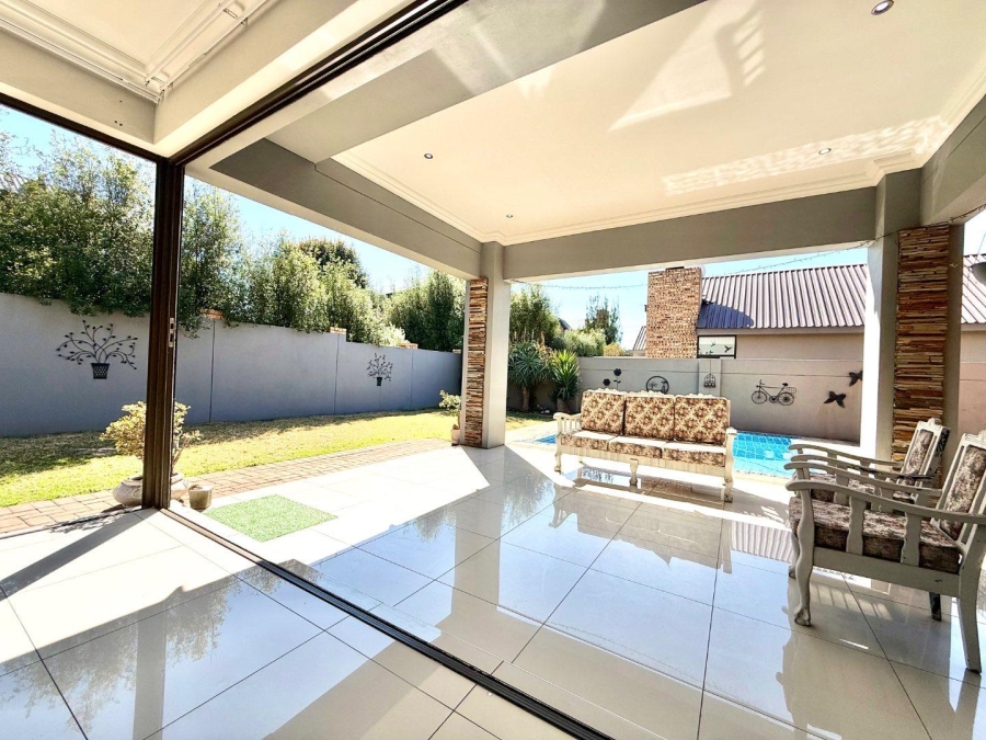 4 Bedroom Property for Sale in Alberante Gauteng