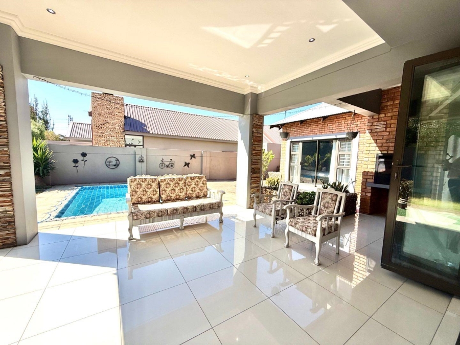 4 Bedroom Property for Sale in Alberante Gauteng