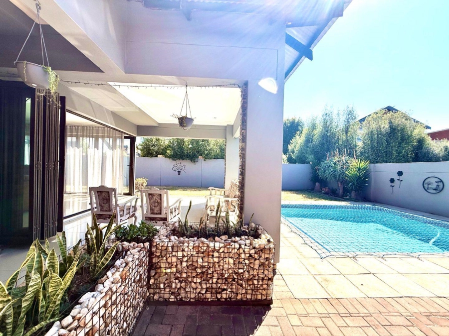 4 Bedroom Property for Sale in Alberante Gauteng