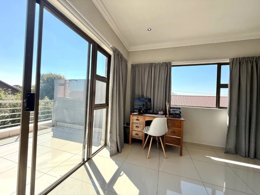 4 Bedroom Property for Sale in Alberante Gauteng