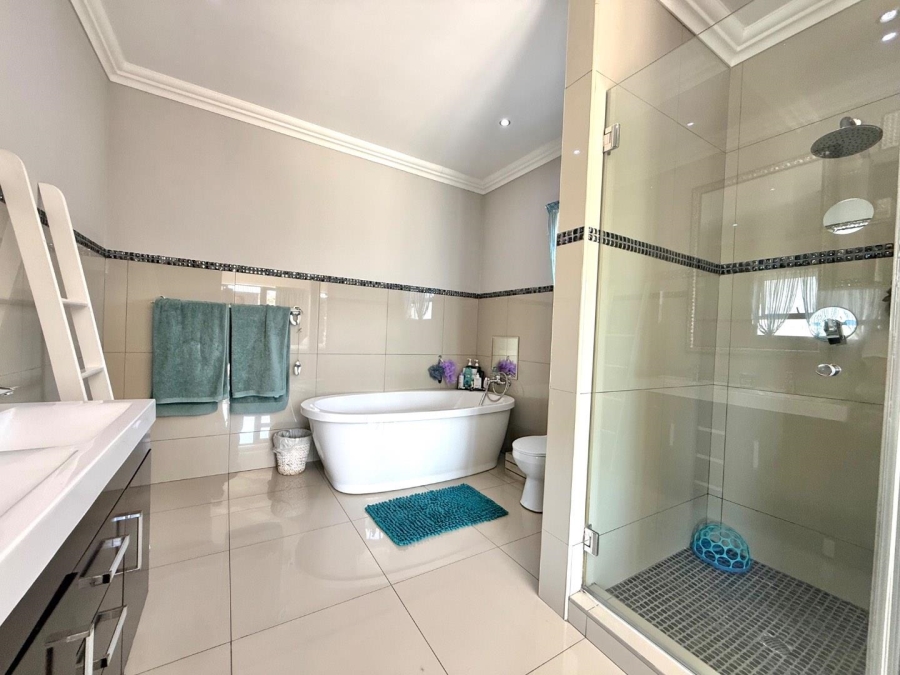 4 Bedroom Property for Sale in Alberante Gauteng