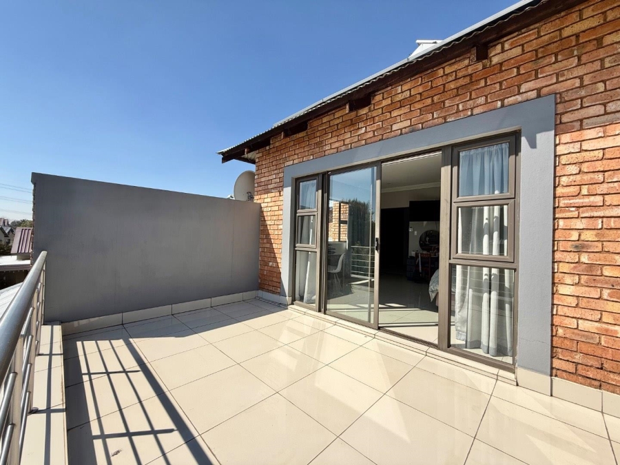4 Bedroom Property for Sale in Alberante Gauteng