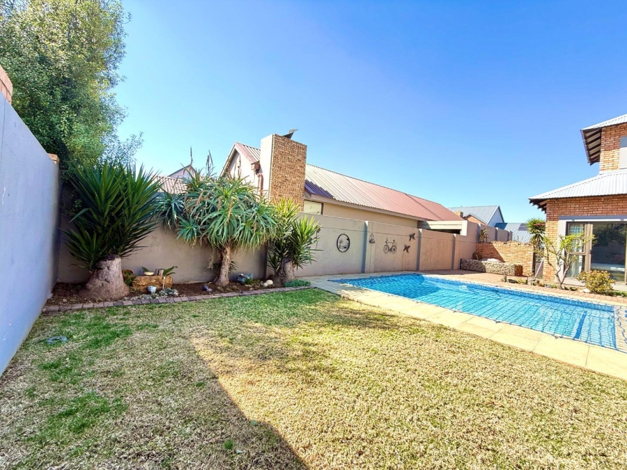 4 Bedroom Property for Sale in Alberante Gauteng