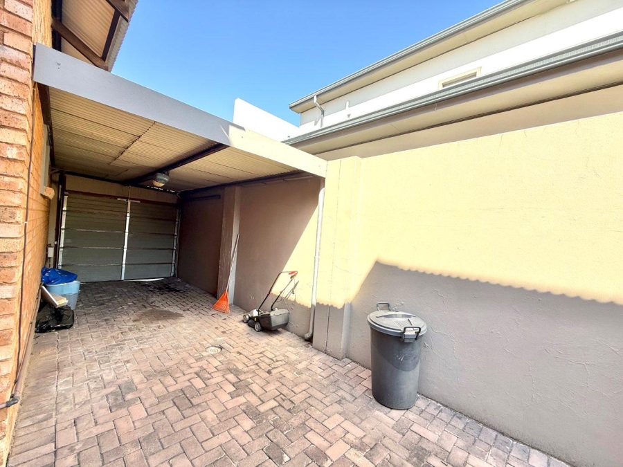 4 Bedroom Property for Sale in Alberante Gauteng