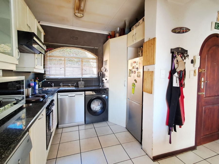 1 Bedroom Property for Sale in Corlett Gardens Gauteng
