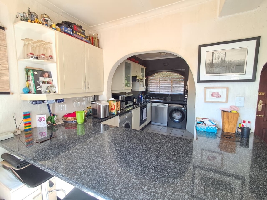 1 Bedroom Property for Sale in Corlett Gardens Gauteng