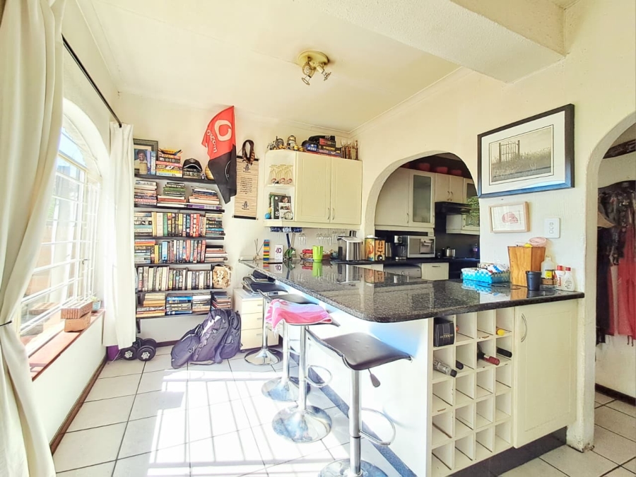 1 Bedroom Property for Sale in Corlett Gardens Gauteng