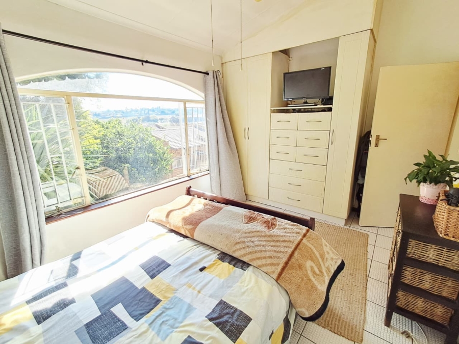 1 Bedroom Property for Sale in Corlett Gardens Gauteng