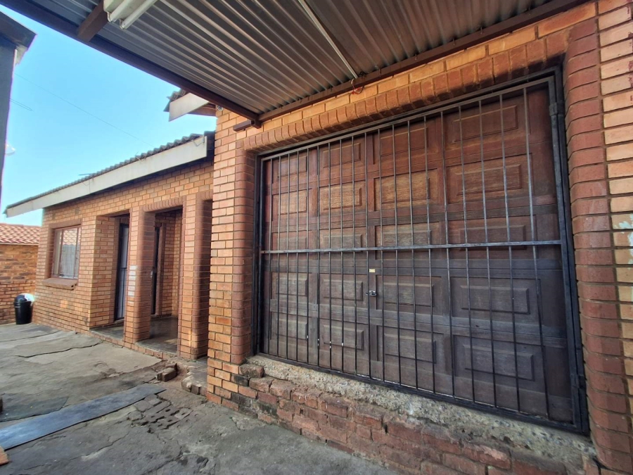 2 Bedroom Property for Sale in Atteridgeville Gauteng