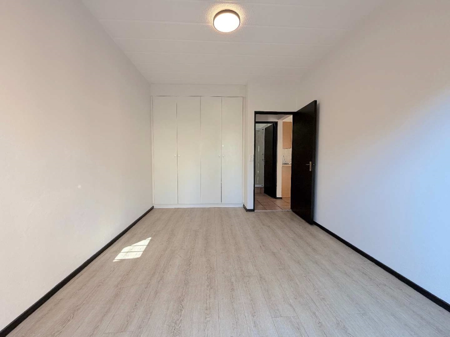 To Let 1 Bedroom Property for Rent in Douglasdale Gauteng