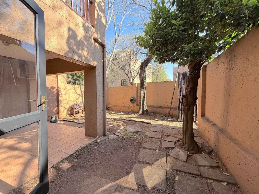To Let 1 Bedroom Property for Rent in Douglasdale Gauteng