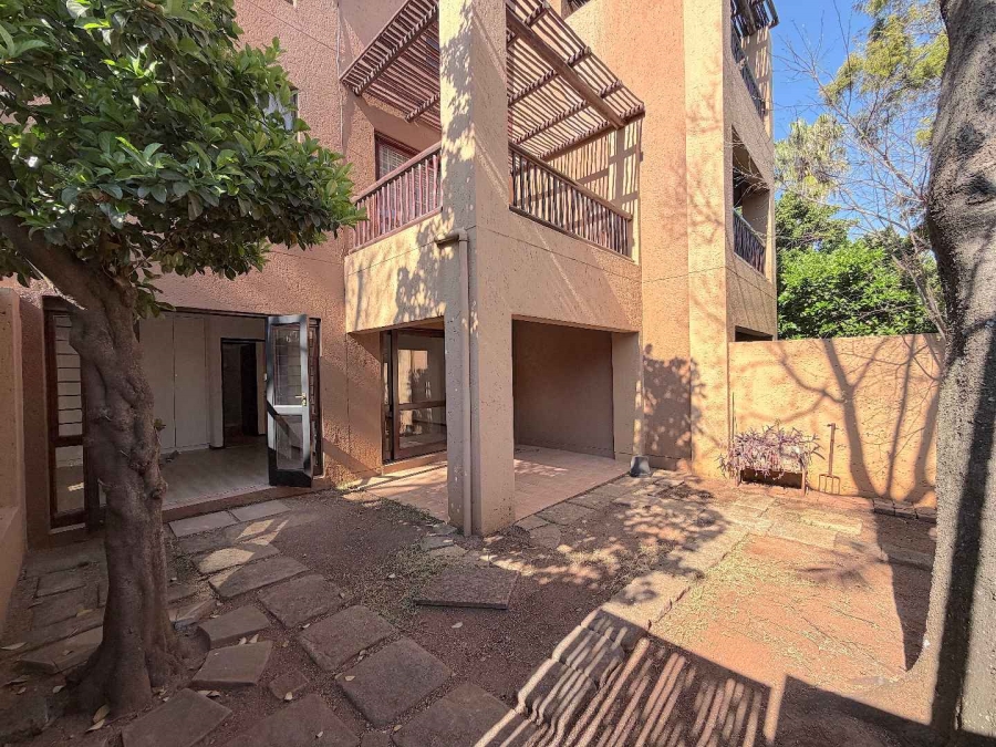 To Let 1 Bedroom Property for Rent in Douglasdale Gauteng