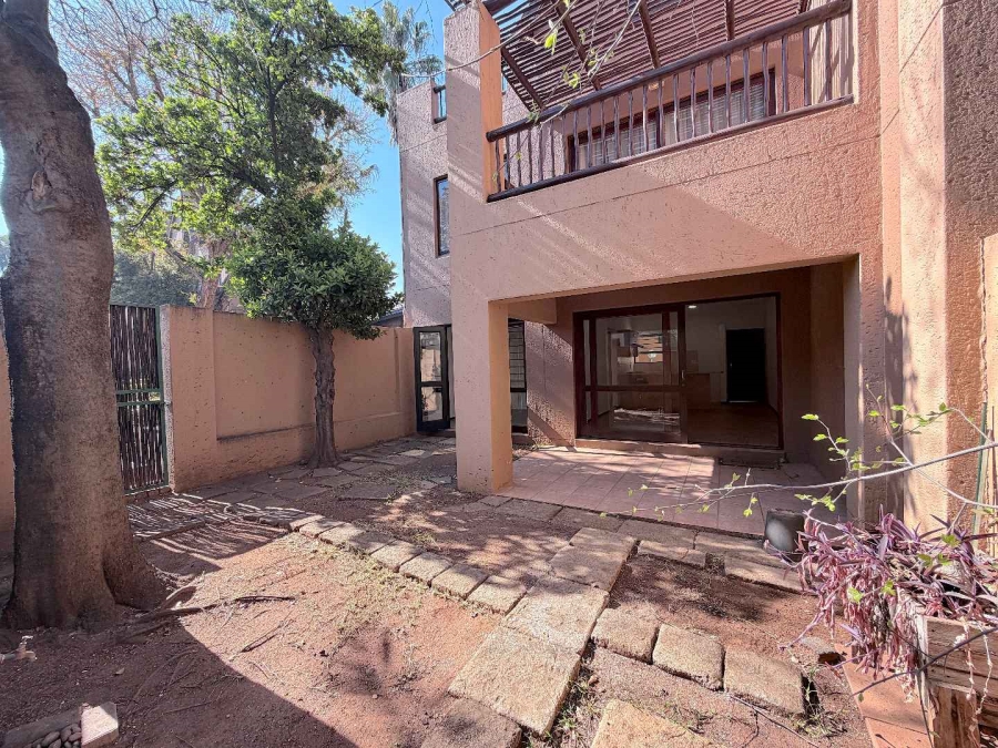 To Let 1 Bedroom Property for Rent in Douglasdale Gauteng