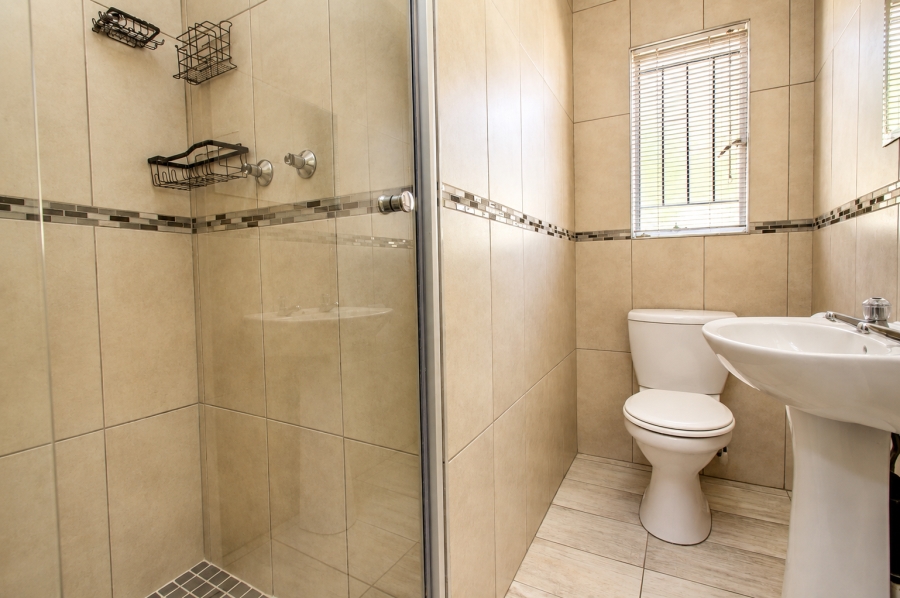2 Bedroom Property for Sale in Wilgeheuwel Gauteng