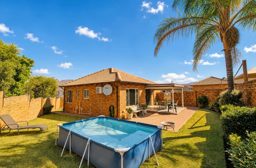2 Bedroom Property for Sale in Wilgeheuwel Gauteng