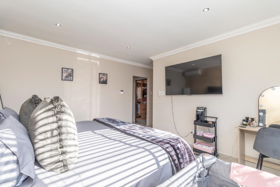 4 Bedroom Property for Sale in Noordheuwel Gauteng