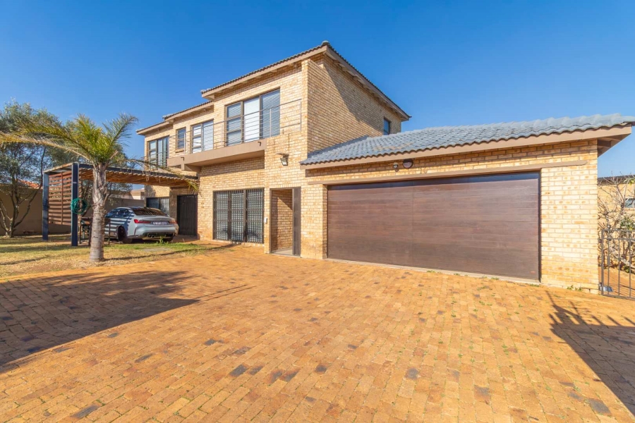 4 Bedroom Property for Sale in Noordheuwel Gauteng