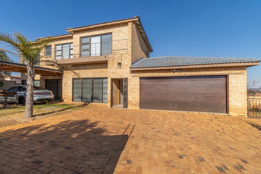 4 Bedroom Property for Sale in Noordheuwel Gauteng