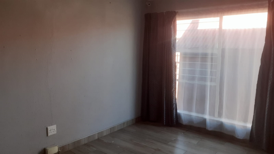 2 Bedroom Property for Sale in Mayberry Park Gauteng