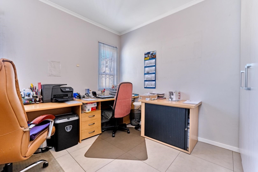 3 Bedroom Property for Sale in Blue Hills Gauteng
