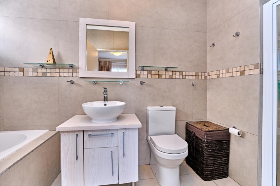 3 Bedroom Property for Sale in Blue Hills Gauteng