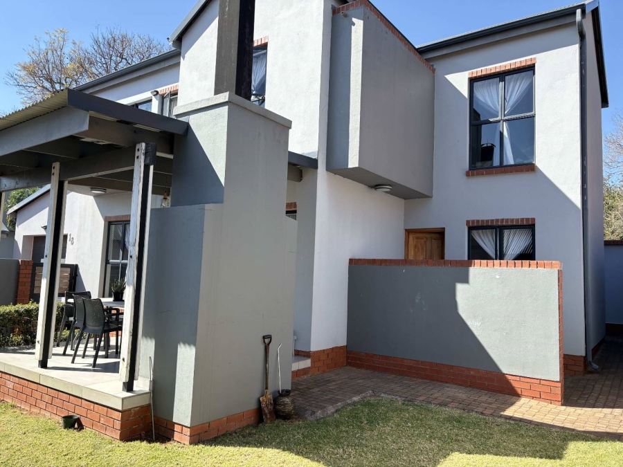To Let 3 Bedroom Property for Rent in Heritage Hill Gauteng