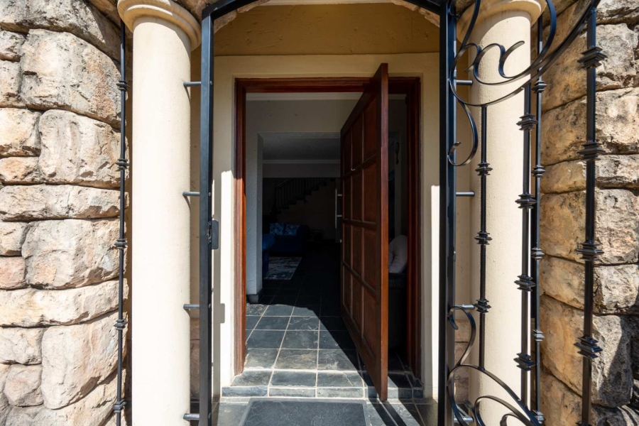 To Let 4 Bedroom Property for Rent in Equestria Gauteng