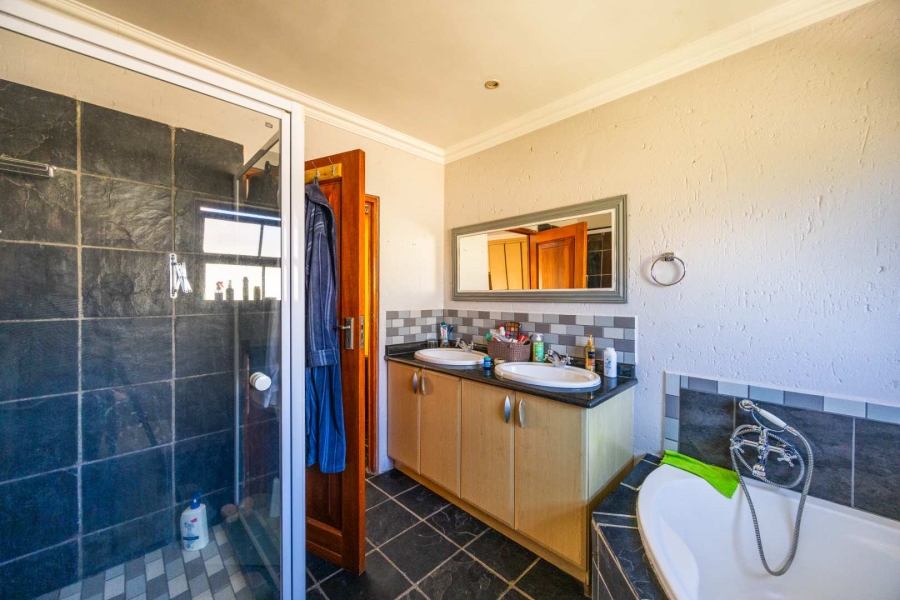 To Let 4 Bedroom Property for Rent in Equestria Gauteng
