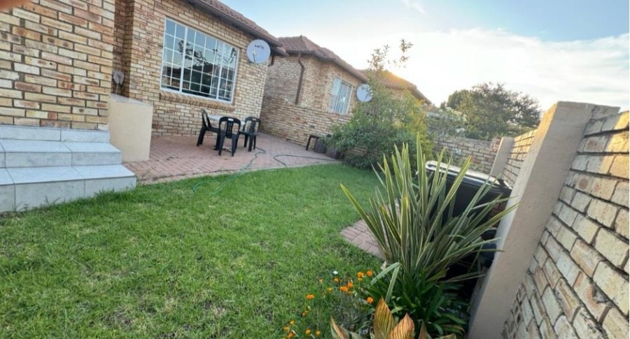 3 Bedroom Property for Sale in Noordwyk Gauteng