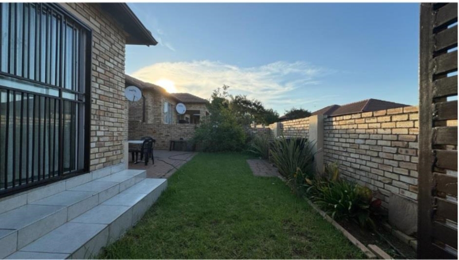 3 Bedroom Property for Sale in Noordwyk Gauteng