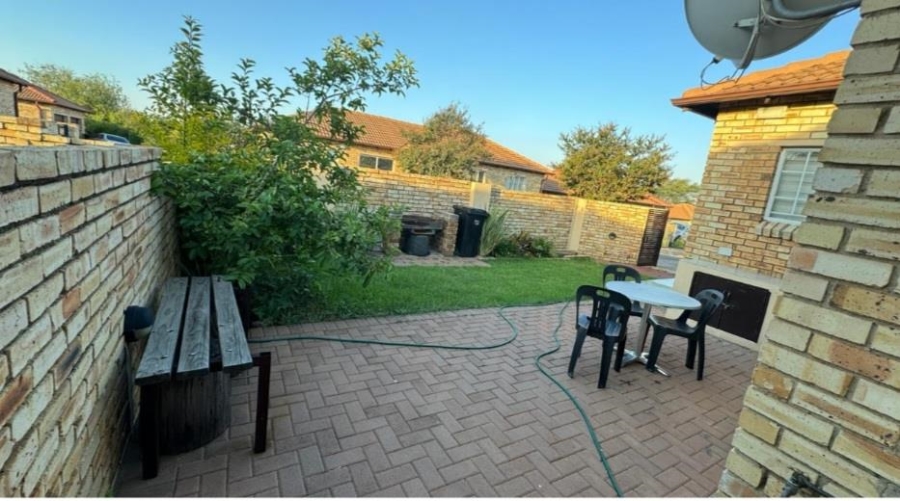 3 Bedroom Property for Sale in Noordwyk Gauteng