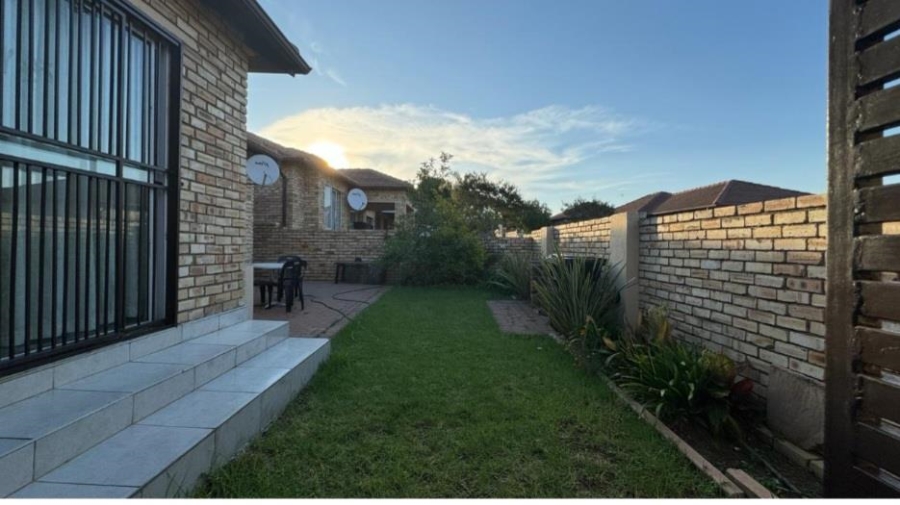 3 Bedroom Property for Sale in Noordwyk Gauteng