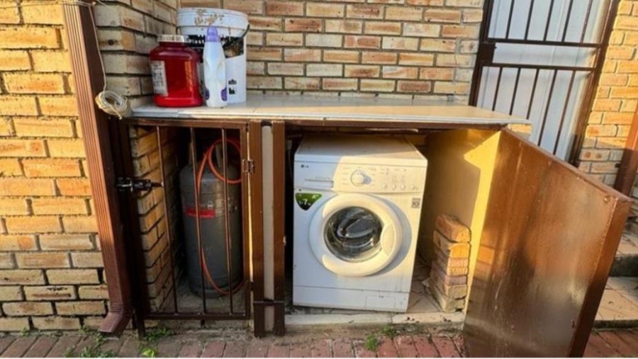 3 Bedroom Property for Sale in Noordwyk Gauteng