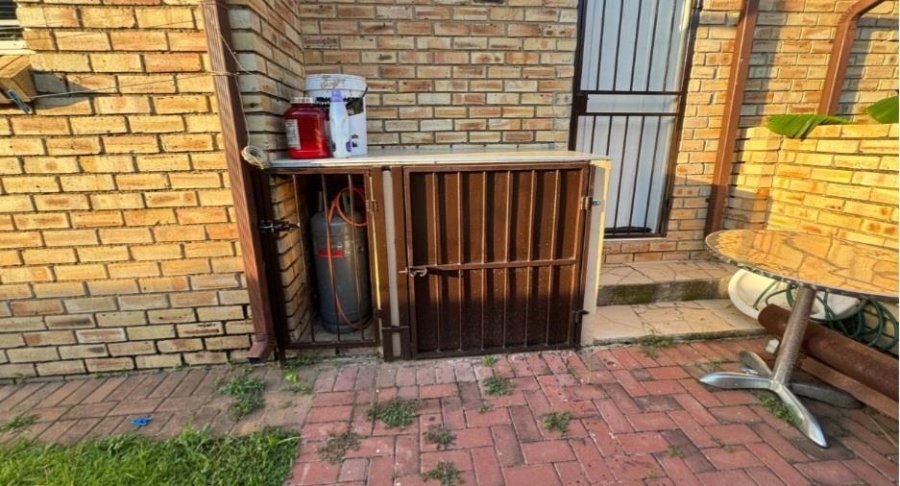 3 Bedroom Property for Sale in Noordwyk Gauteng