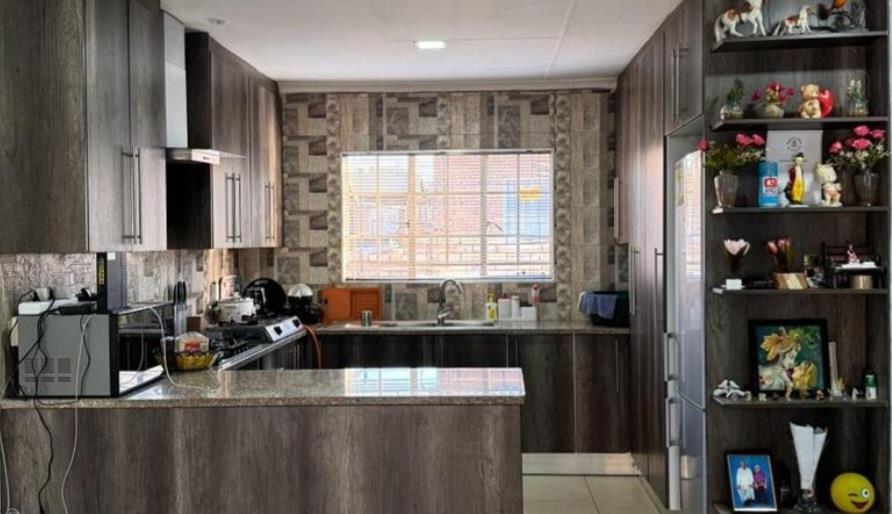 3 Bedroom Property for Sale in Noordwyk Gauteng